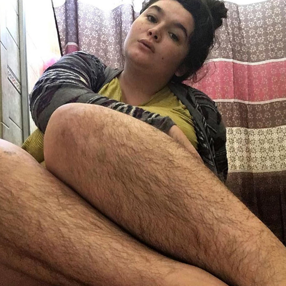 pretty hairy fingertips and pussy